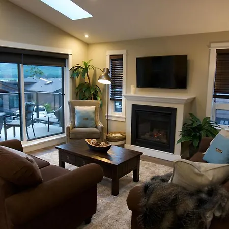 Port Renfrew Vacation Rentals Exterior photo