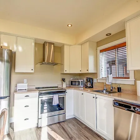 Port Renfrew Vacation Rentals Room photo