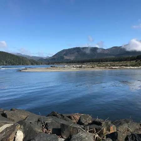 Port Renfrew Vacation Rentals Exterior photo