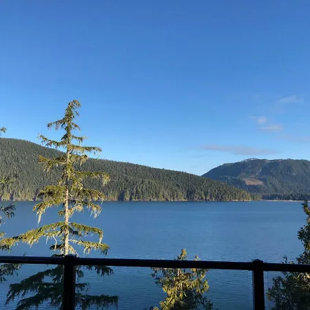 Port Renfrew Vacation Rentals Exterior photo