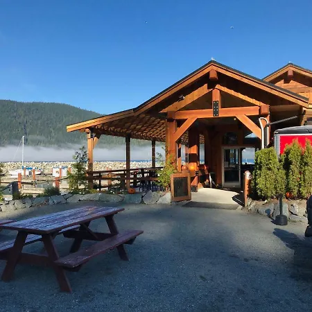 Port Renfrew Vacation Rentals Exterior photo