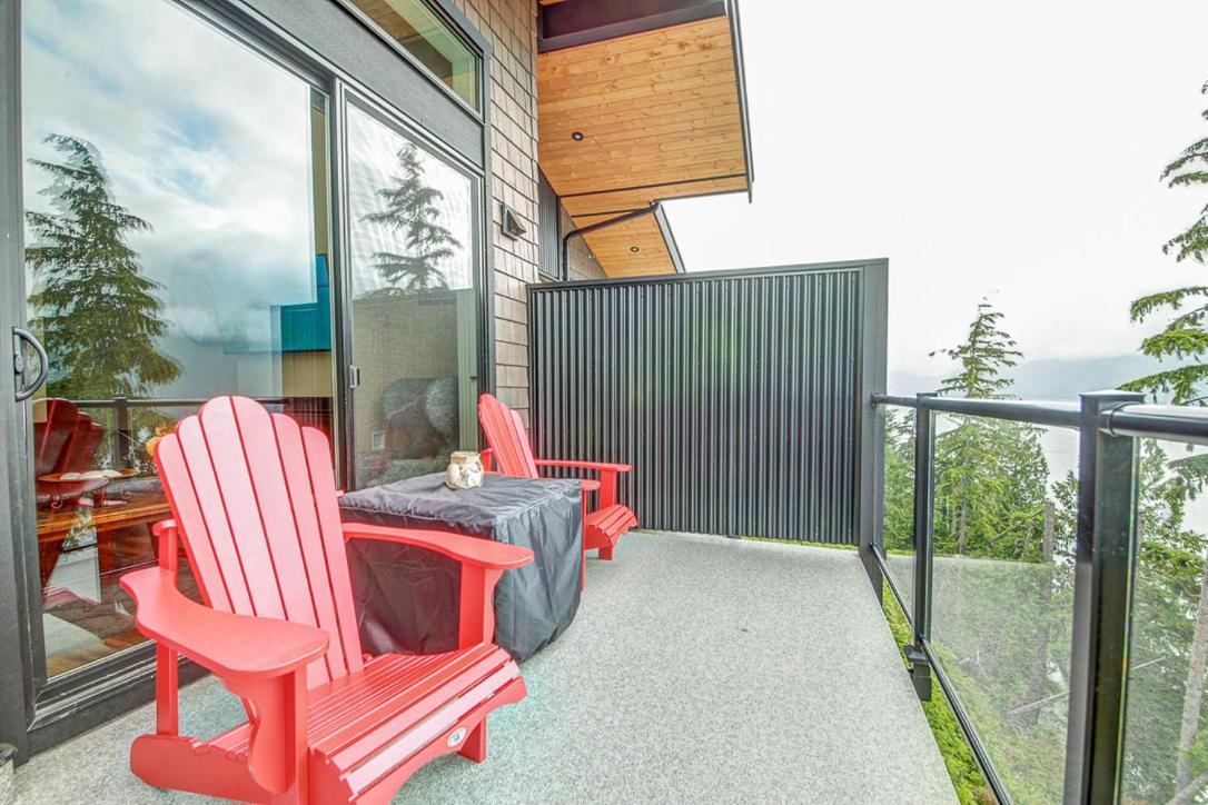 Vacation Port Renfrew